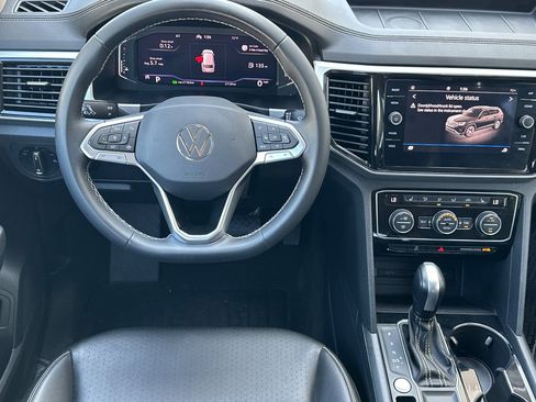 Certified 2023 Volkswagen Atlas SE w/ Panoramic Sunroof Package image 14