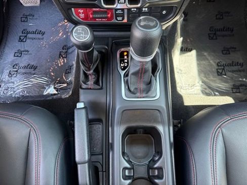 Used 2021 Jeep Wrangler Unlimited Rubicon AWD/4WD image 18