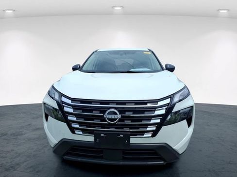Used 2024 Nissan Rogue S FWD image 5