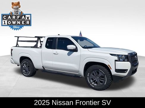 Used 2025 Nissan Frontier SV RWD image 1