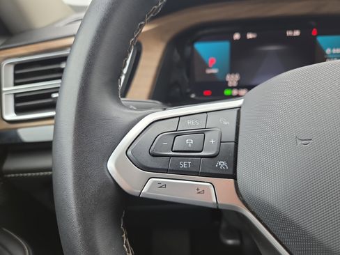 Used 2024 Volkswagen Atlas SE image 12