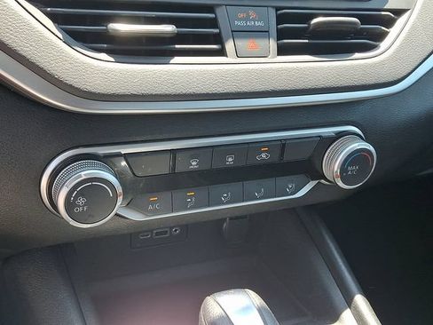 Used 2020 Nissan Altima 2.5 S FWD image 15