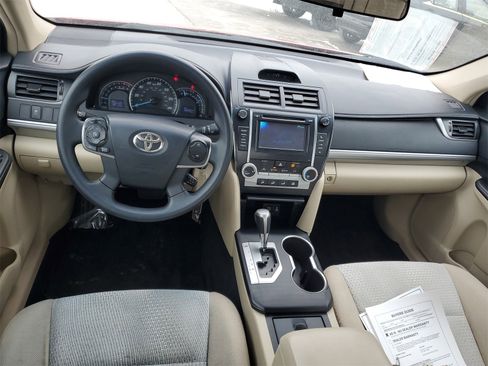Used 2012 Toyota Camry LE image 10