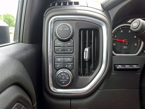 Certified 2021 Chevrolet Silverado 2500 LTZ w/ LTZ Premium Package AWD/4WD image 22