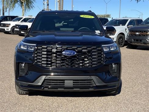 Used 2025 Ford Explorer ST-Line image 9