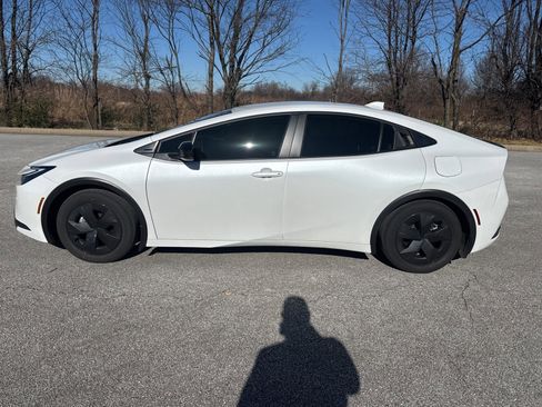 Used 2024 Toyota Prius Limited image 4