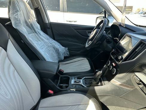Used 2020 Subaru Forester Limited w/ Popular Package #3 image 9