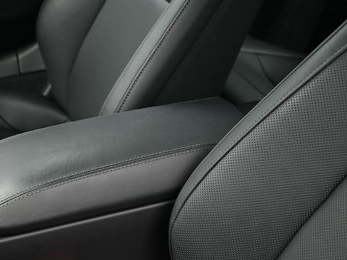 Certified 2025 Porsche 911 Carrera image 20