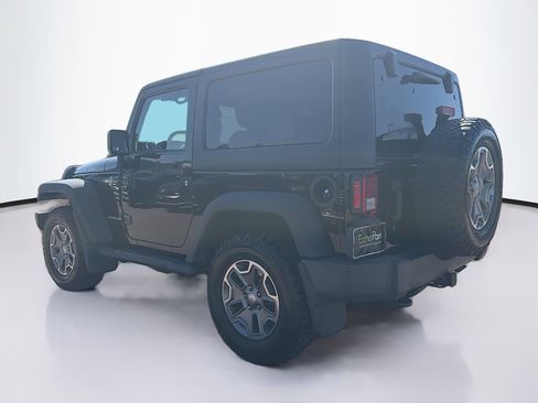 Used 2016 Jeep Wrangler Rubicon w/ Power Convenience Group AWD/4WD image 5