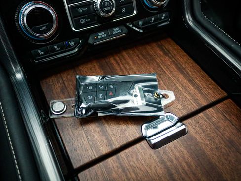 Used 2024 GMC Yukon XL Denali Ultimate image 38