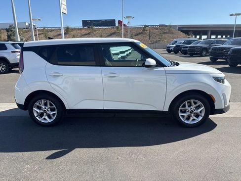 Used 2024 Kia Soul LX w/ Option Group 015 image 7