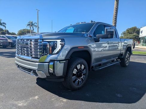New 2026 GMC Sierra 2500 Denali w/ LPO, Black Badging Package AWD/4WD image 8