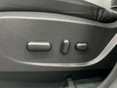 Used 2018 Ford Escape SE image 6