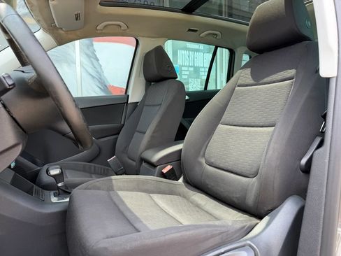 Used 2009 Volkswagen Tiguan S FWD image 8