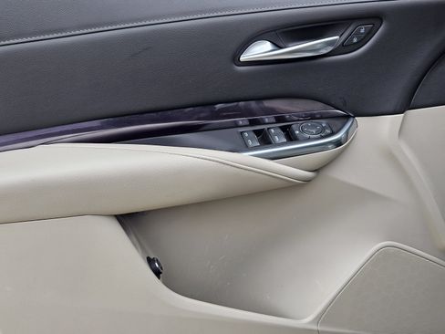 Used 2022 Cadillac XT4 Luxury w/ Cold Weather Package FWD image 21