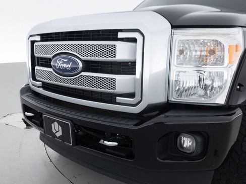Used 2015 Ford F250 Platinum w/ FX4 Off-Road Package AWD/4WD image 16