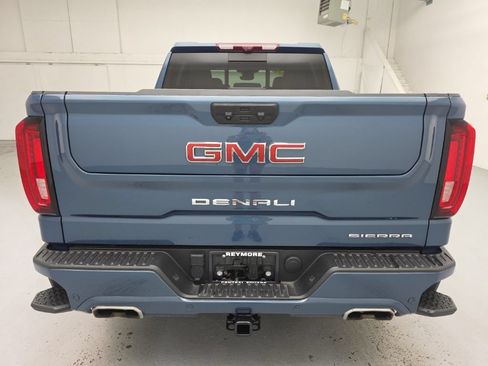 Used 2024 GMC Sierra 1500 Denali w/ Technology Package AWD/4WD image 7