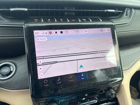 Used 2023 Jeep Grand Cherokee L Limited image 4