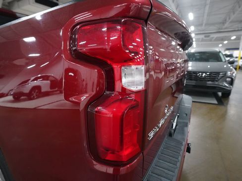 Used 2019 Chevrolet Silverado 1500 High Country w/ Technology Package AWD/4WD image 31