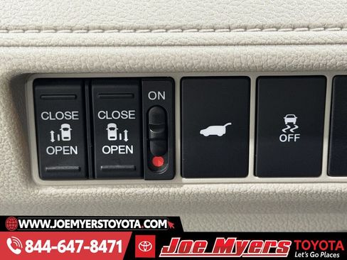 Used 2025 Honda Odyssey EX-L image 24