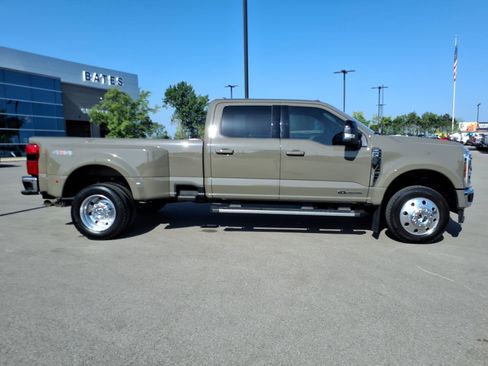 Used 2026 Ford F450 Lariat AWD/4WD image 2