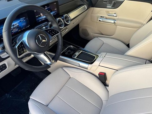 New 2025 Mercedes-Benz GLB 250 4MATIC image 4