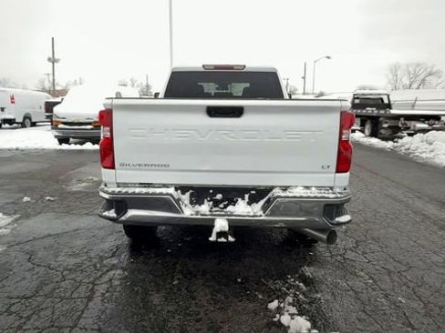 Used 2024 Chevrolet Silverado 2500 LT AWD/4WD image 7