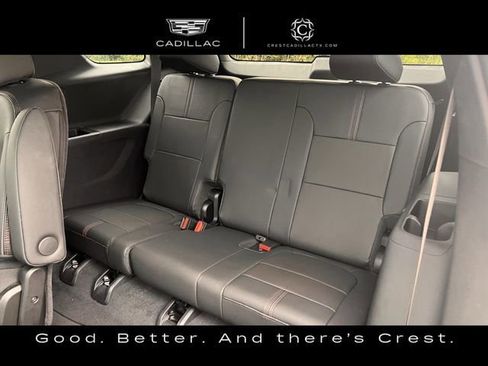 Used 2023 Chevrolet Traverse RS FWD image 28