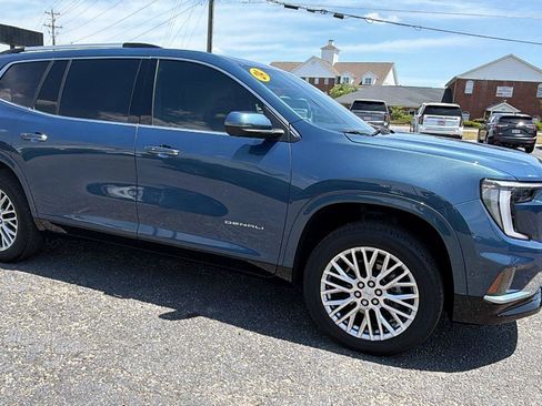 Used 2024 GMC Acadia Denali w/ Super Cruise Package FWD image 3