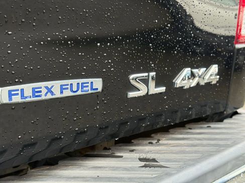 Used 2015 Nissan Titan SL image 12