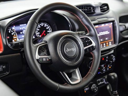 Used 2023 Jeep Renegade Trailhawk image 13