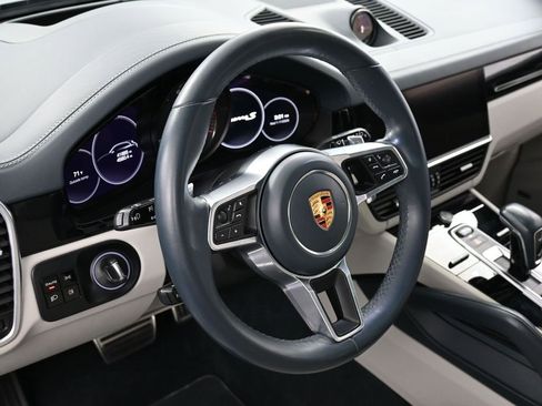 Certified 2021 Porsche Cayenne S image 16