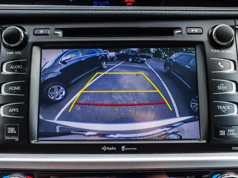 Used 2015 Toyota Highlander Limited Platinum AWD/4WD image 9