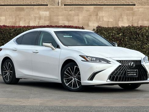 Certified 2024 Lexus ES 350 w/ Premium Package image 2