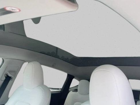 Used 2023 Tesla Model Y Long Range AWD/4WD image 21