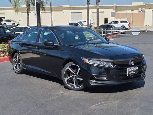 Used 2020 Honda Accord Sport image 2