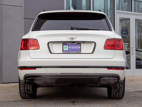 Used 2019 Bentley Bentayga image 9