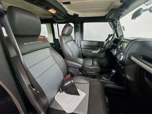 Used 2012 Jeep Wrangler Unlimited Rubicon w/ Connectivity Group image 24