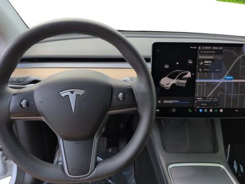 Used 2021 Tesla Model Y Long Range AWD/4WD image 15