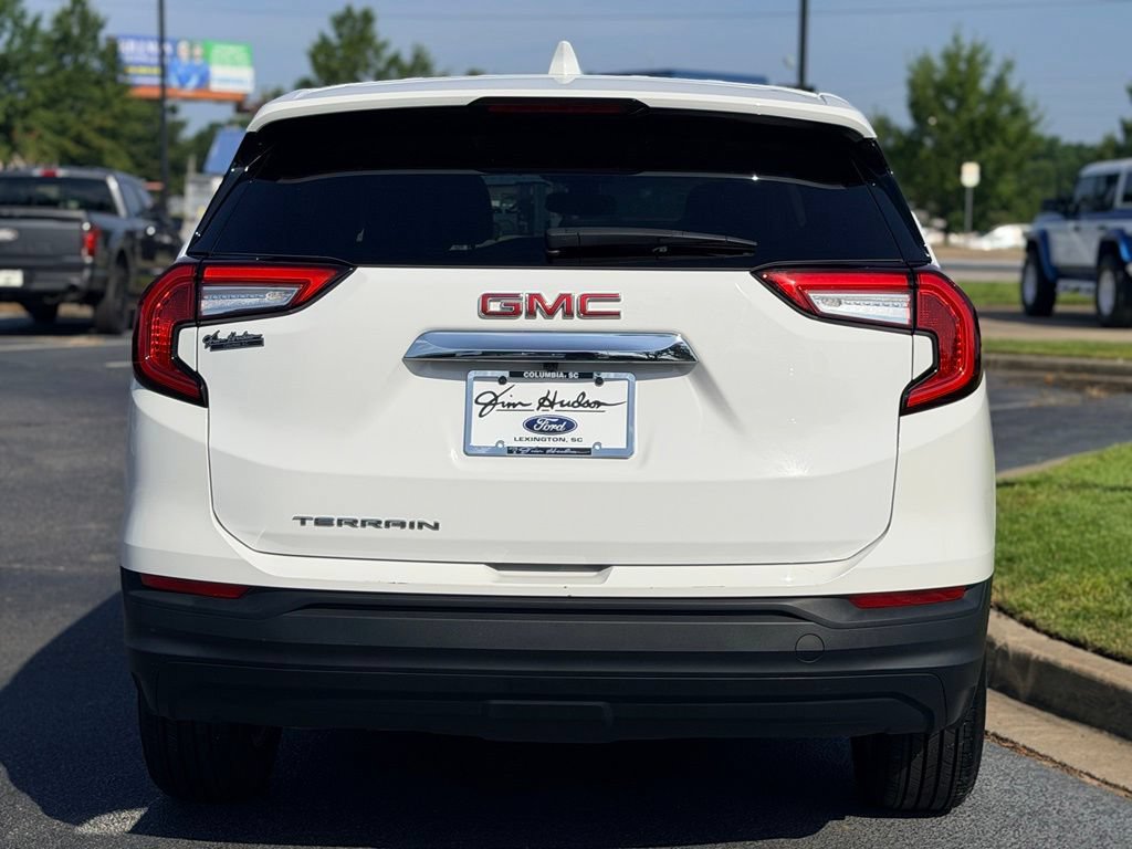 Used 2024 GMC Terrain SLE FWD image 7