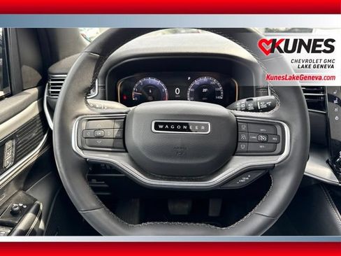 Used 2024 Jeep Wagoneer Series II AWD/4WD image 39