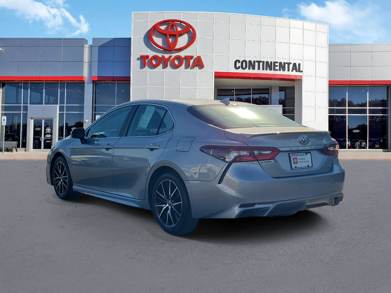 Certified 2024 Toyota Camry SE FWD image 4