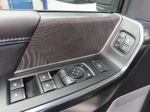 Used 2025 Ford F250 Platinum image 58