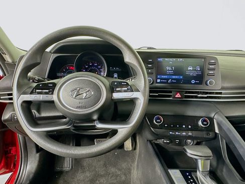 Used 2021 Hyundai Elantra SEL FWD image 9