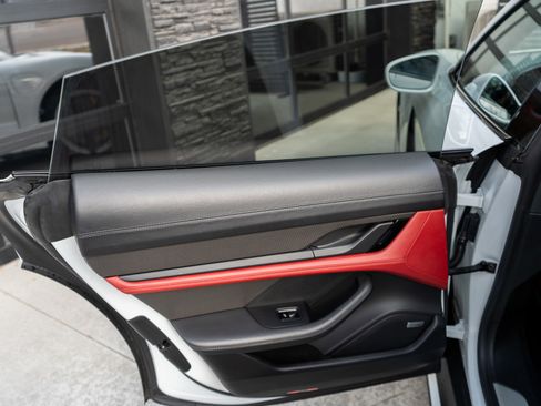Used 2020 Porsche Taycan 4S image 33