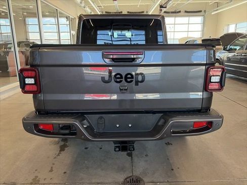 Used 2021 Jeep Gladiator Overland image 5