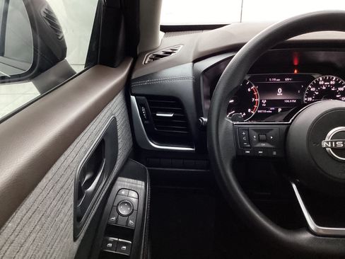 Used 2021 Nissan Rogue S AWD/4WD image 33