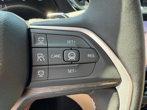 New 2026 Jeep Grand Cherokee Limited RWD image 15