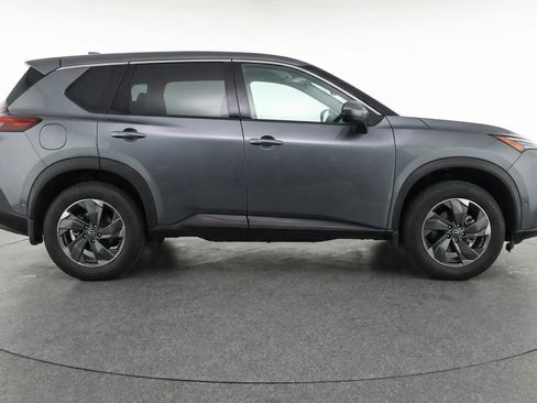 Used 2025 Nissan Rogue SV FWD image 11