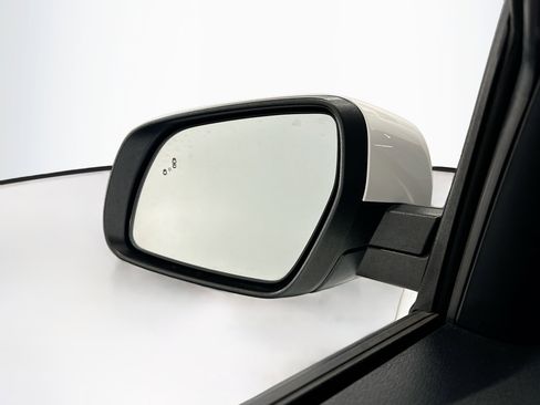 Used 2025 Hyundai Venue SEL FWD image 16